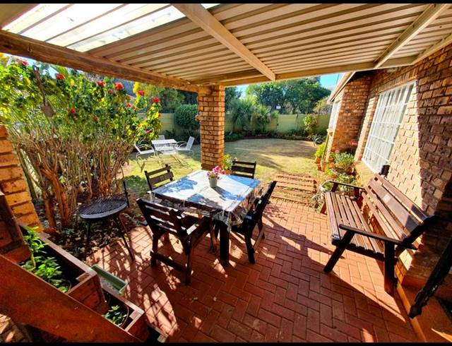 3 BEDROOM TOWNHOUSE FOR SALE IN ANNLIN